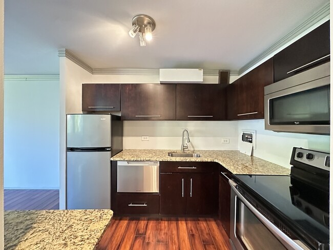1442 N Dearborn St Unit E7