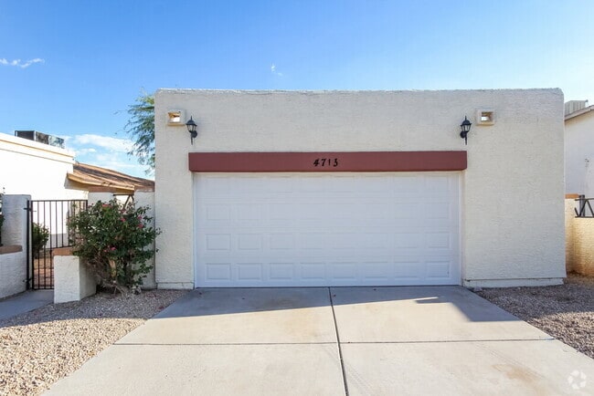 Building Photo - 4713 W Menadota Dr Rental