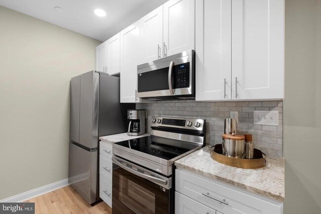 Building Photo - 1420-22 Chestnut St Rental