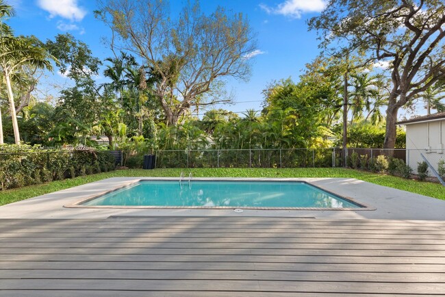 Photo - 4080 Hardie Ave