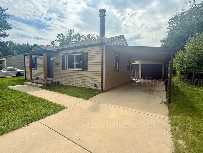 Photo - 325 Nelson Ave