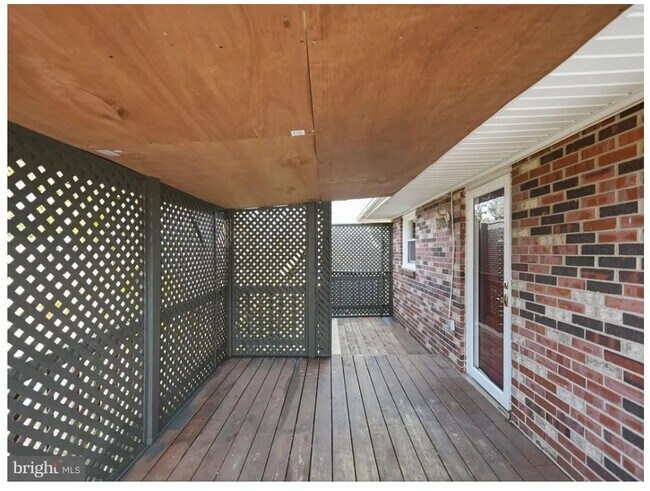 Photo - 6619 Beddoo St