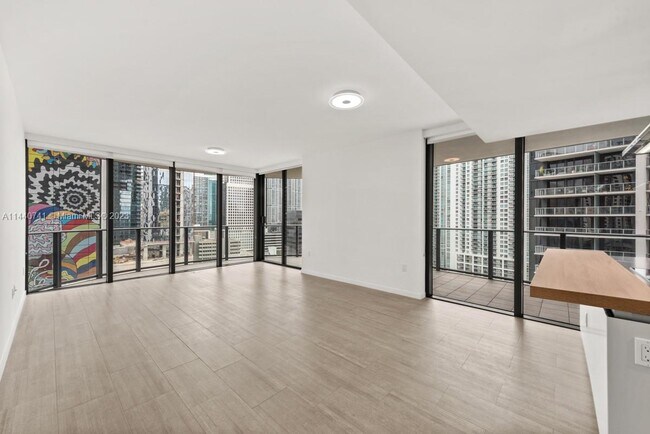 Photo - 1000 Brickell Plz