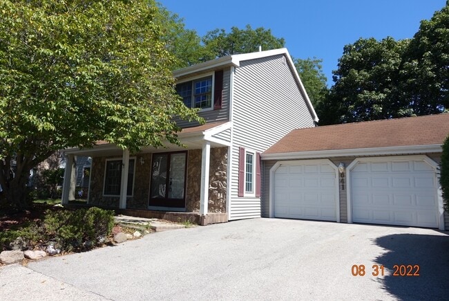 Building Photo - 641 Dordan Ct