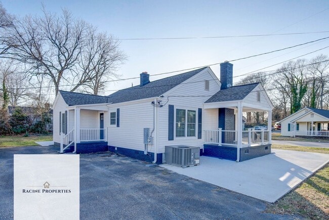 Photo - Charming Three Bedroom in Greer, SC
