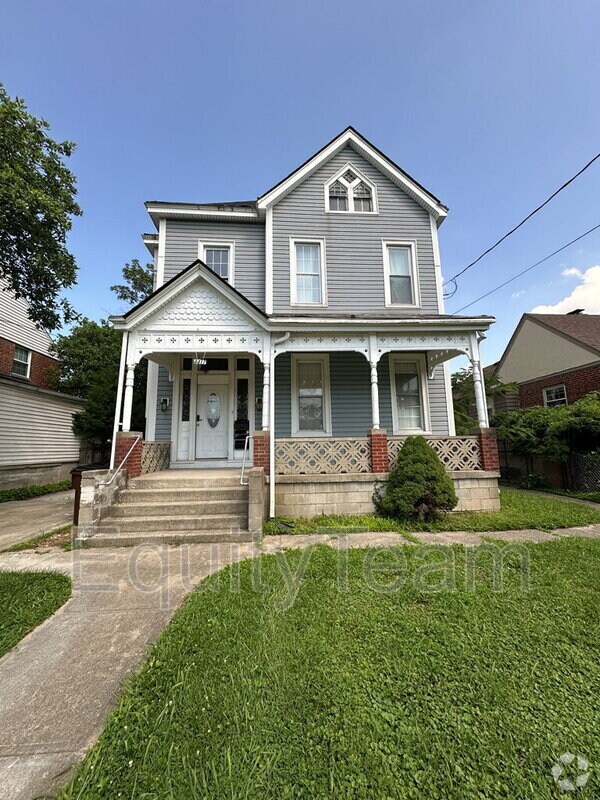 Building Photo - 4417 Ashland Ave Unit Apt A
