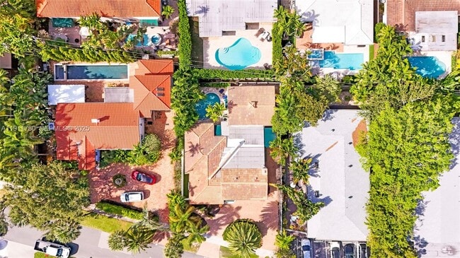 Photo - 623 NE 17th Way