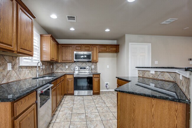 Photo - 4 Bedroom/2.5 Bath Wildhorse Subdivision