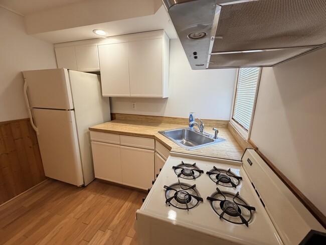 Photo - 44 W 7th St Unit 1F