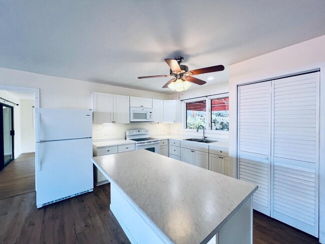 Building Photo - 78-230 Kahaluu Rd - Kahaluu -Ground Floor Unit