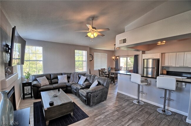 Building Photo - 7701 Constanso Ave Unit 204