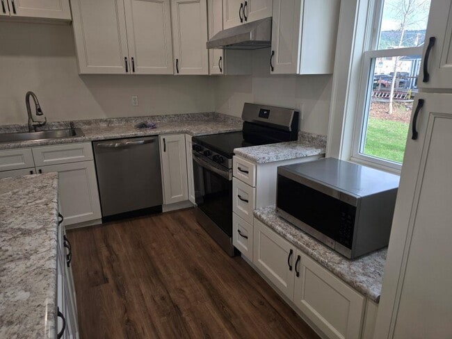 Photo - 188 Main St Unit West