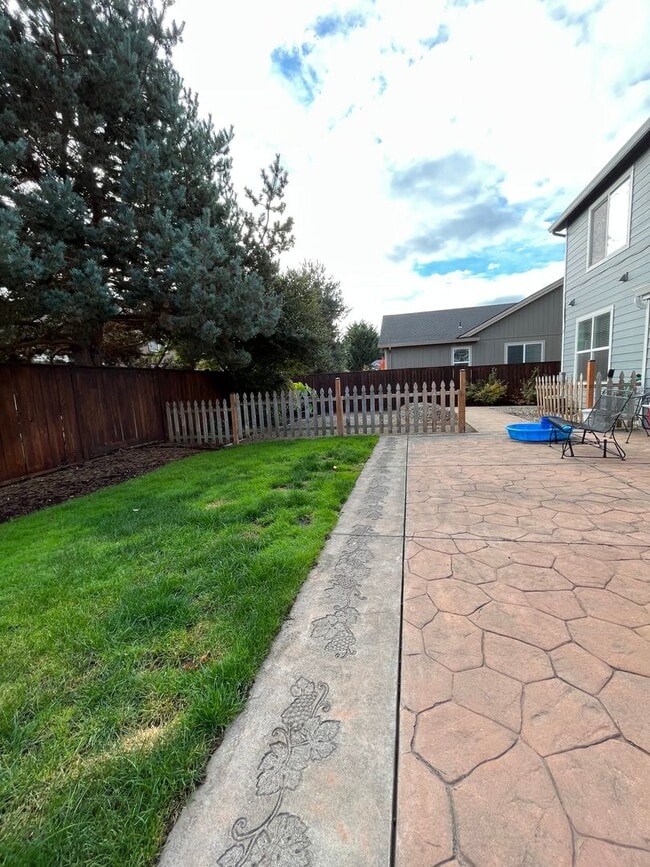 Photo - 3-Bedroom 3-Bathroom house across from Candlelight Park