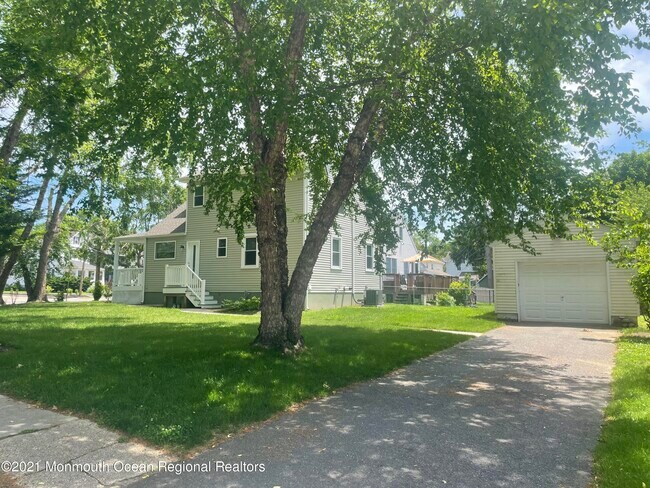 Photo - 144 Spring St