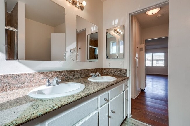 Photo - Baldwin Hills Apartment Living – Convenien...