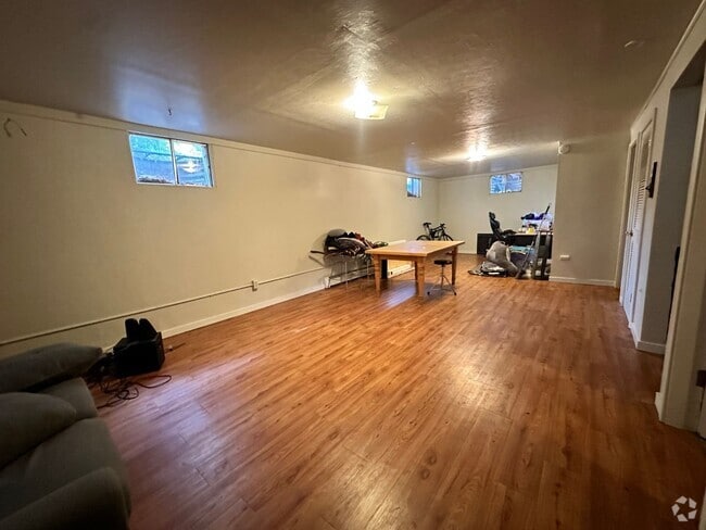 Building Photo - 4465 Comanche Dr Unit 1 Rental