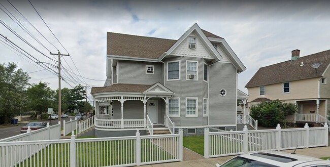 Exterior side/parking lot - 508 William St Unit 2nd Floor