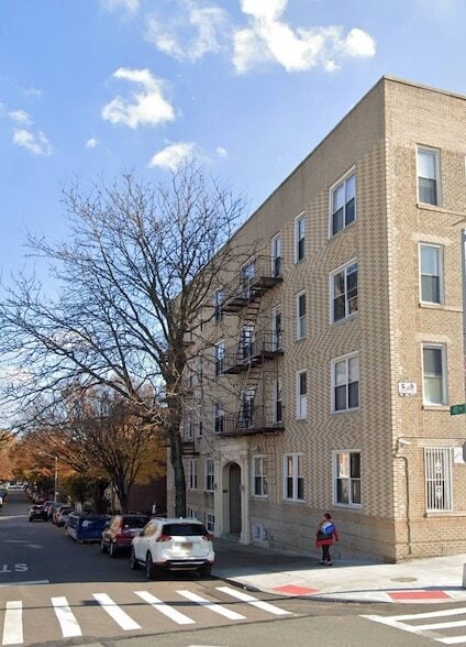 Building Photo - 58-06 43rd Ave