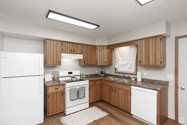 2BR, 1BA - 850SF