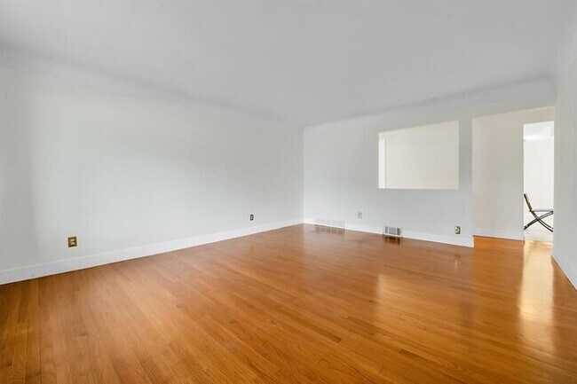 Photo - 28314 James Dr