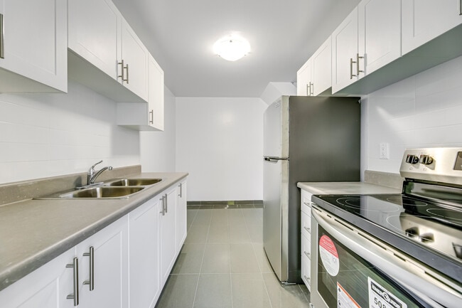 Photo - 75 Orenda Court