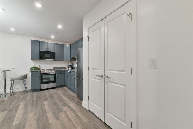 Photo - 585 Essex St Unit 527