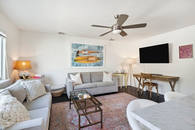 Photo - 2833 St Charles Ave Unidad 38