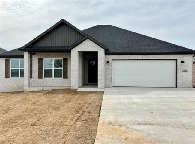 Photo - 941 Round Top St