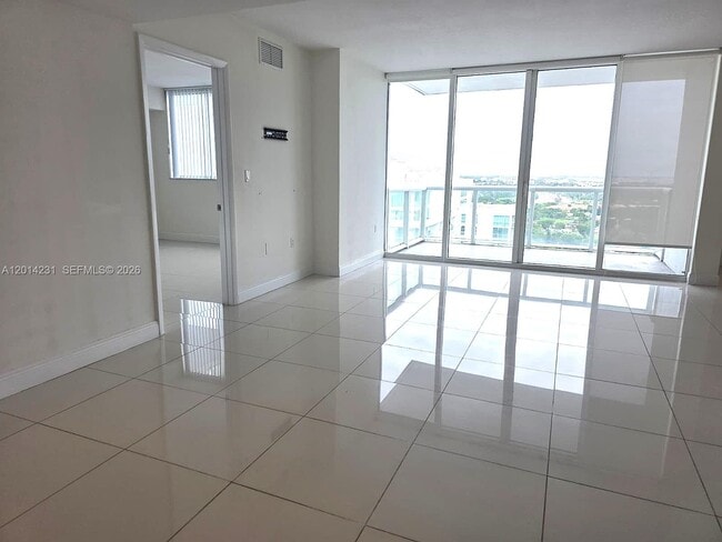 Building Photo - 1861 NW S River Dr Unit 2603