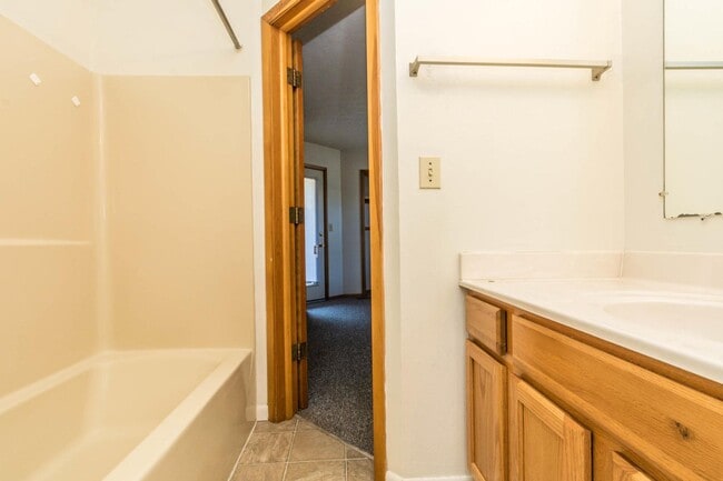 Photo - 519 Henderson Crossing