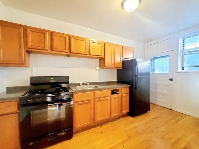 Photo - Belmont Cragin 2 Bed/1 Bath ~ Heat Included ~ Income Guidelines Apply Unit 2603-E3