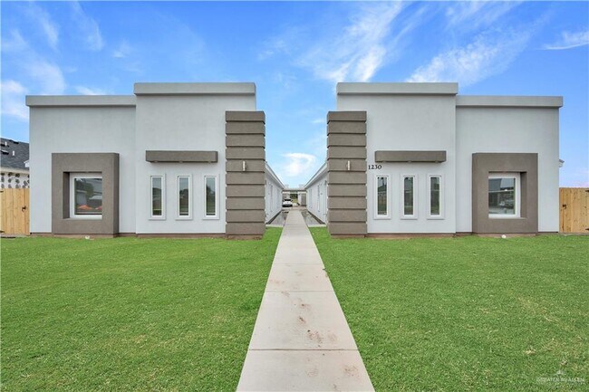 Building Photo - 1230 Valle Vista St Unit 2 Rental