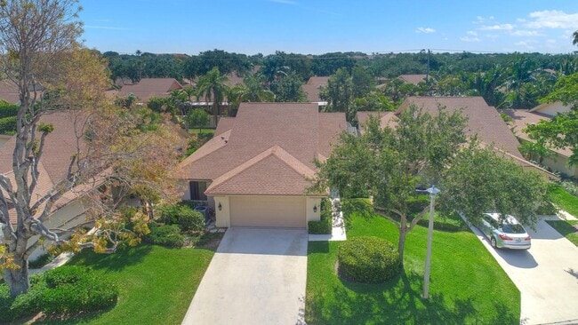 Photo - 211 E River Park Dr