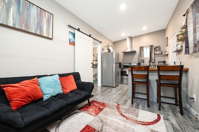 Photo - Furnished Granny Flat with Yard!! Small Do...