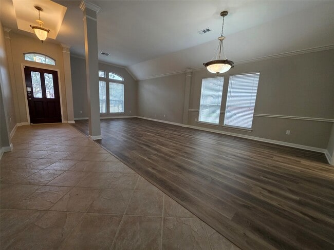 Photo - 2219 Lakewind Ln