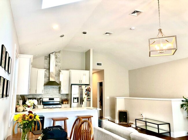 268 Griffith St