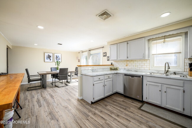 Photo - 570 Eltone Rd