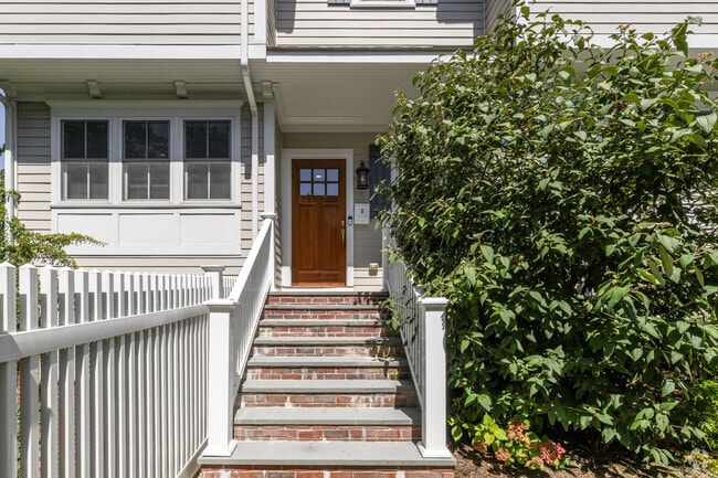 Entrance - Luxury Townhouses