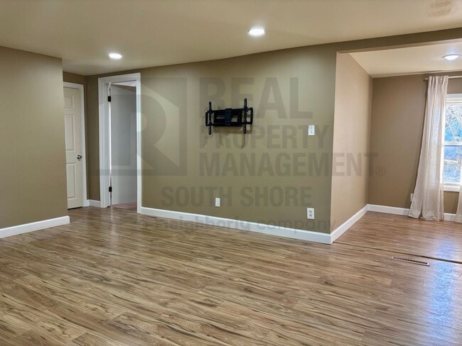 Photo - 2BR Duplex in Dyer - Designer Kitchen + Artisan Shower