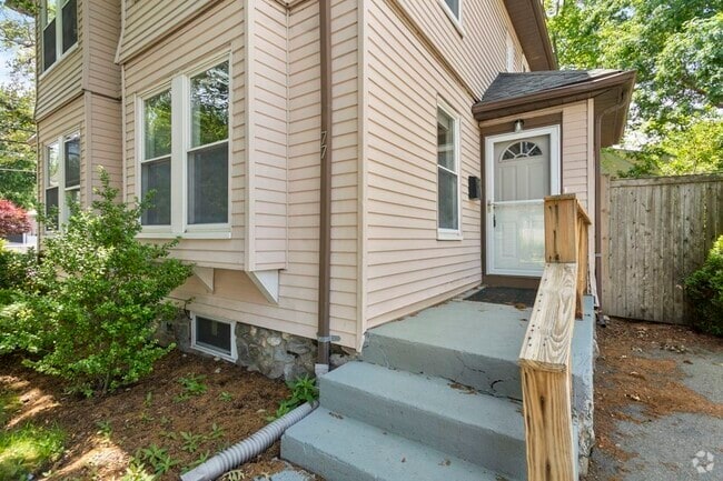 Building Photo - 77 Wildwood Ave Unit 2 Rental