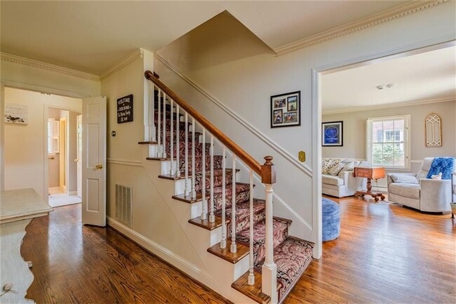 Photo - 227 W Lakeshore Dr