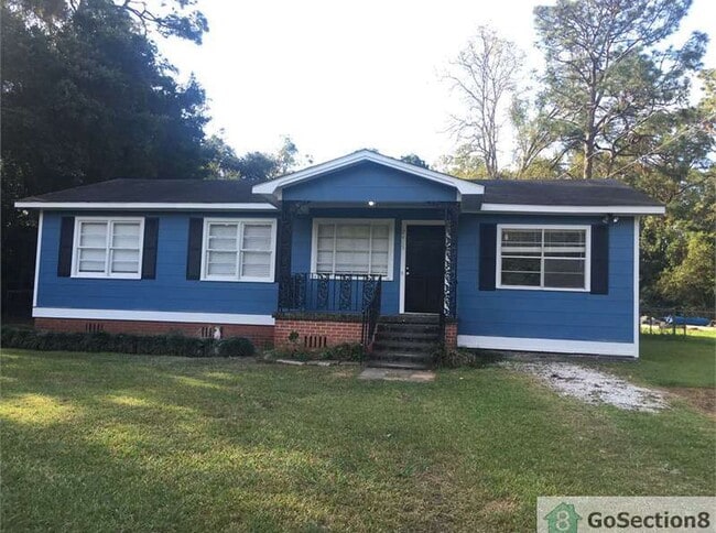 Building Photo - 2415 Club House Rd