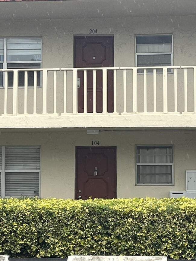 Photo - 21 Abbey Ln Unit 104