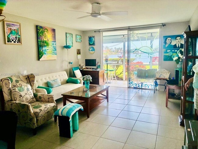 Building Photo - 3020 Marcos Dr Unit S110