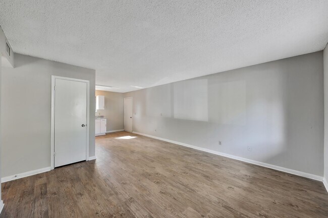 Photo - 5324 Westchase Ct Unit 1