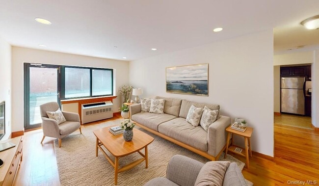 Building Photo - 84-14 143rd St Unit 1C