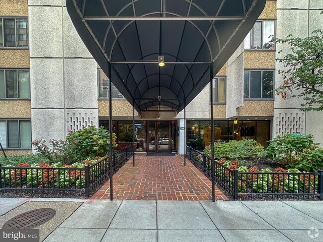 Building Photo - 1440 N St NW Unit 308 Rental