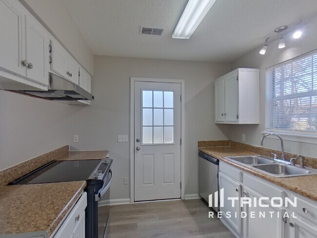 Photo - 9 Newworth Ct