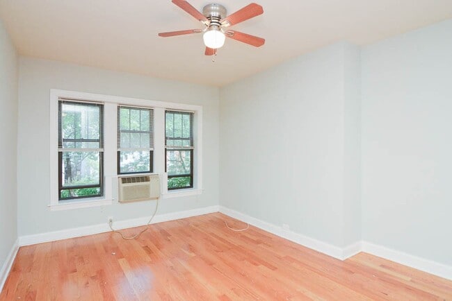 Photo - 823 W Wolfram St Unit 103