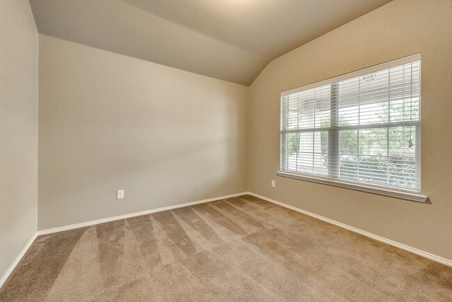 Photo - 2004 Zavala Dr